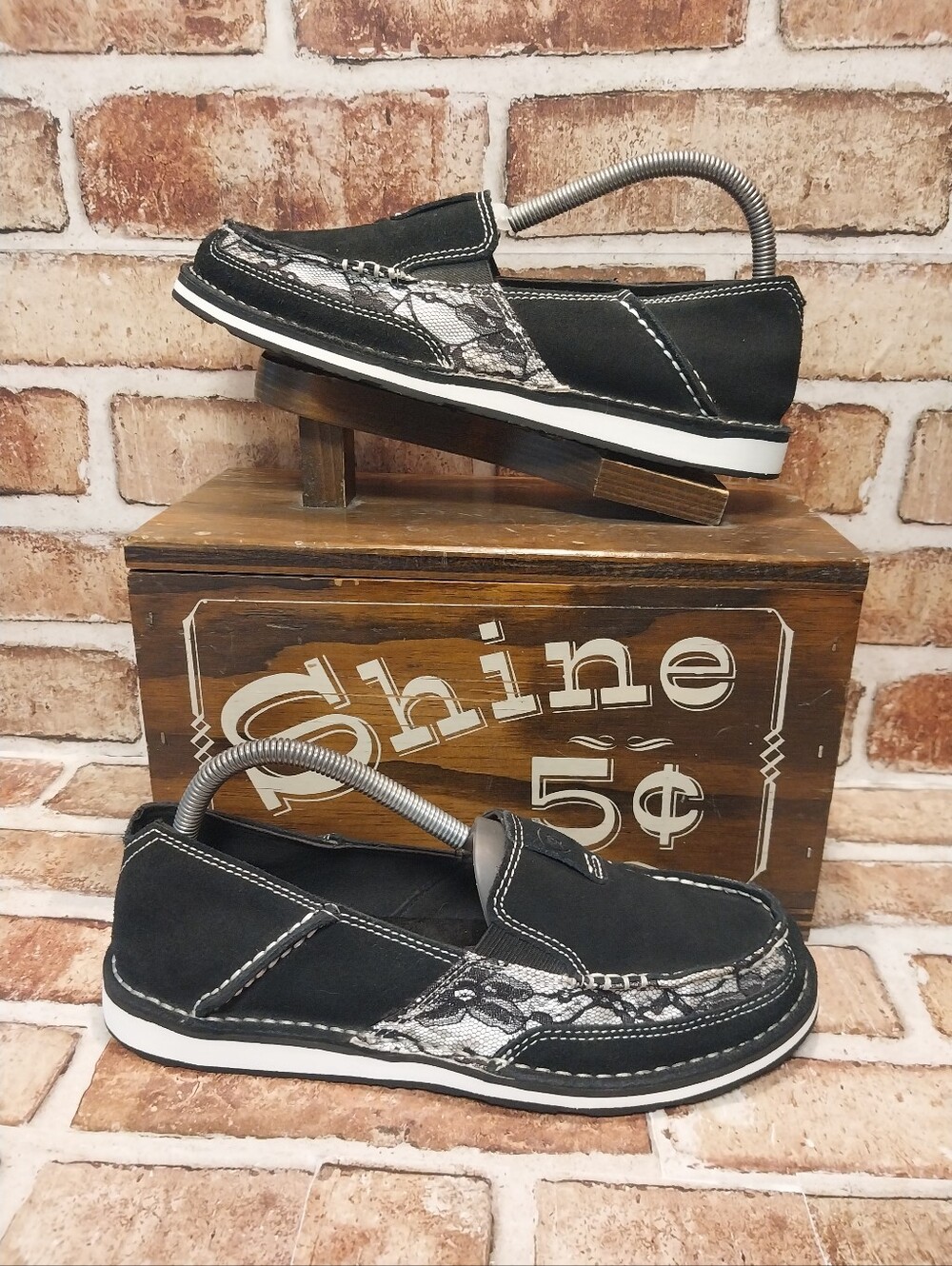 Pre-owned Ariat Cruiser Slip On